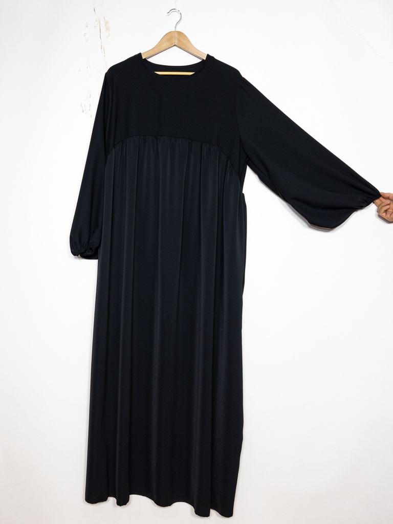 Abaya longue en soie de Médine ref: 2379pk