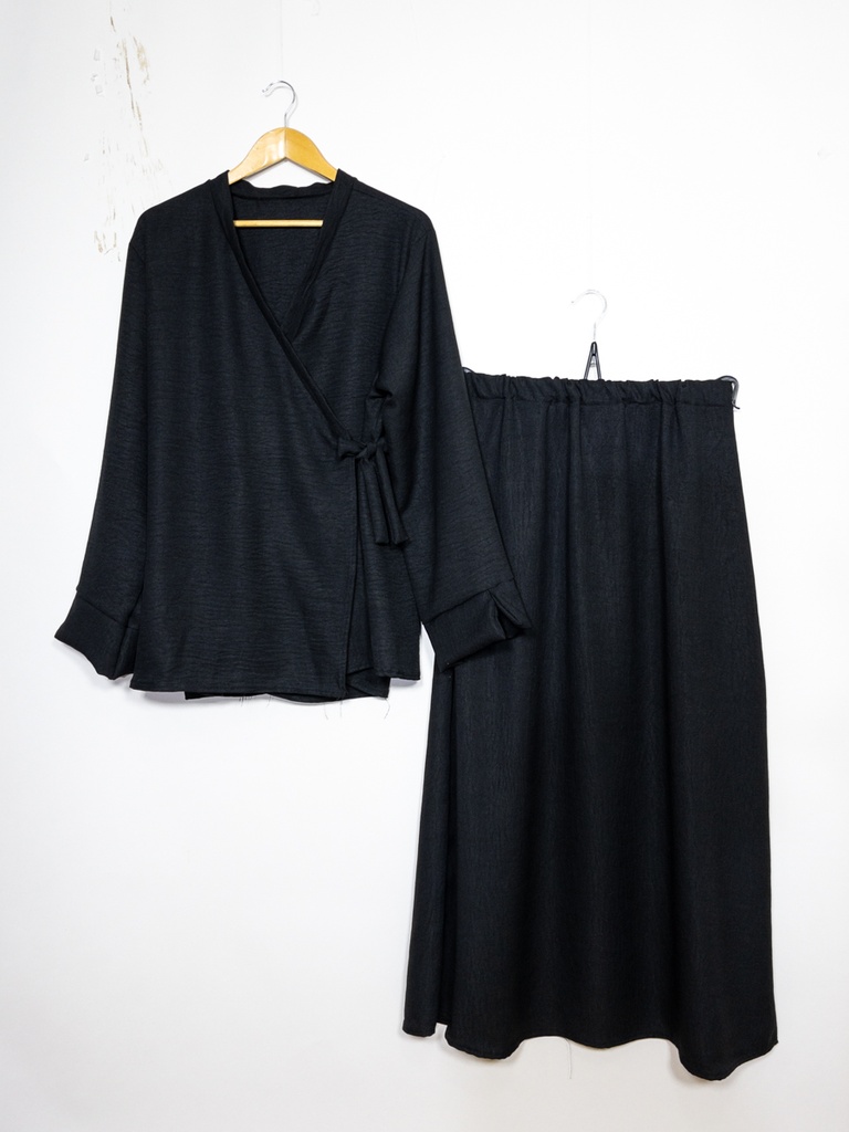 Ensemble haut croisé avec nœud sur les côtés ref: EN2385XLM-JU (Black)