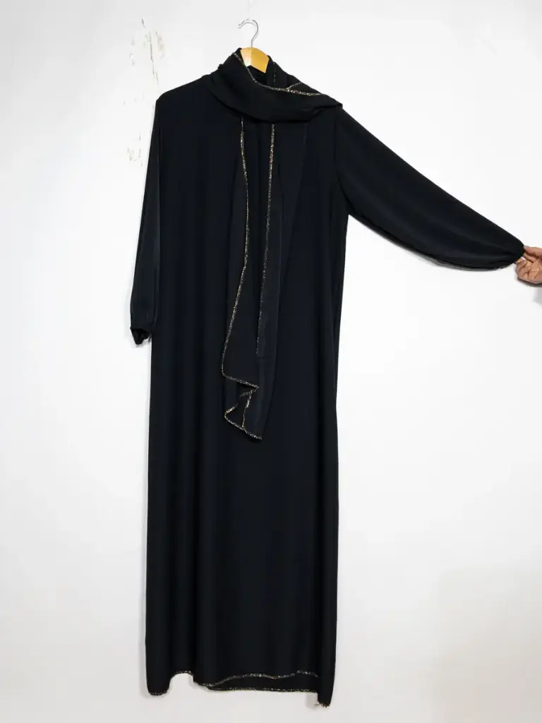 Abaya en soie de Médine pour femme ref:Ro2338pkdr (Black)