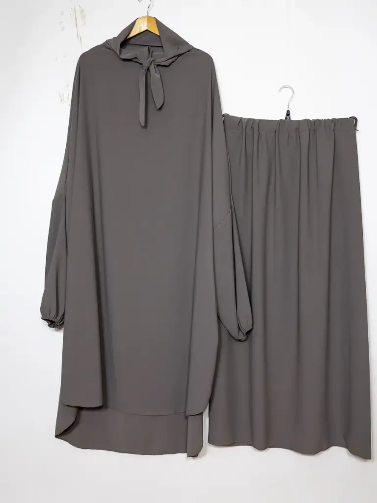 Jilbeb ensemble deux pièces en soie de Médine REF: EN2310PK