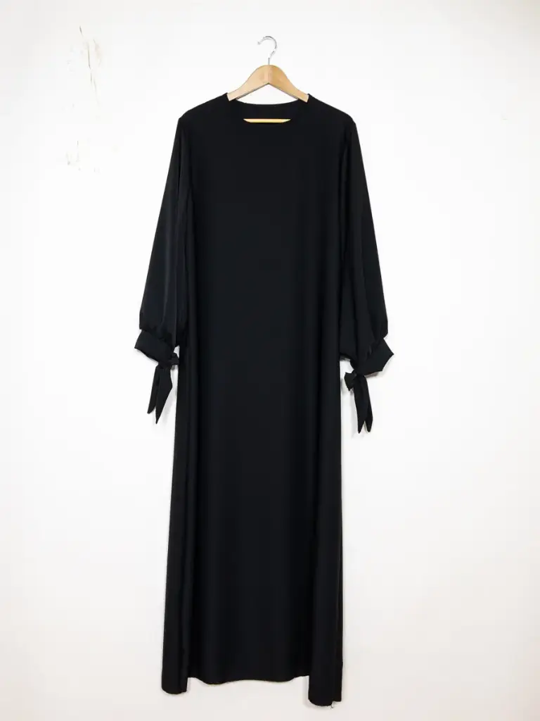 Abaya en soie de Médine REF: RO2378PK (Black)